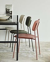 Esa silla de comedor apilable Esa silla de comedor apilable