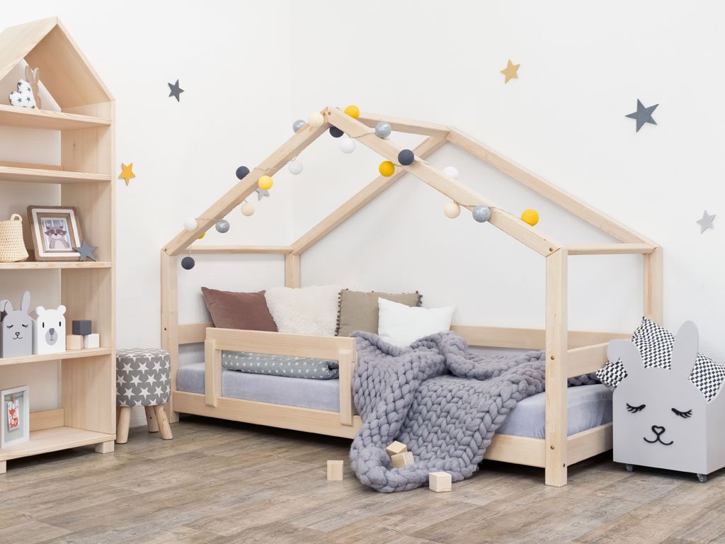 Cama Casita infantil Lucky con barandilla lateral Cama Casita infantil Lucky con barandilla lateral
